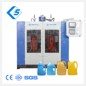 Machine de moulage par soufflage de bouteilles de d&eacute;tergent &agrave; usage domestique